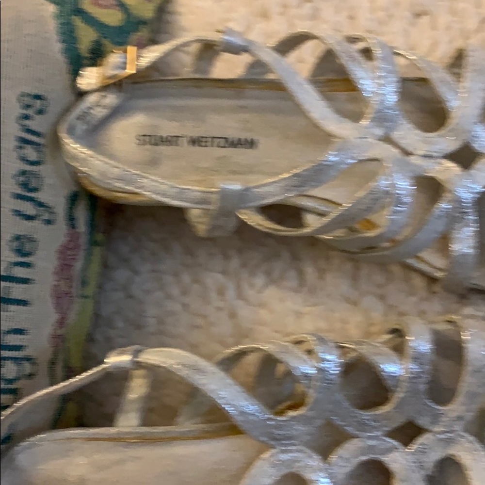 Shoe - Picture 2 of 8